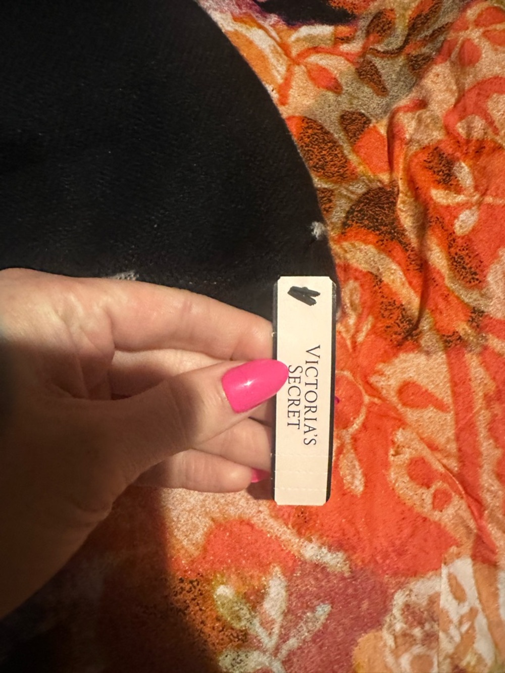 NWT Victoria’s Secret Throw Blanket - Picture 4 of 6